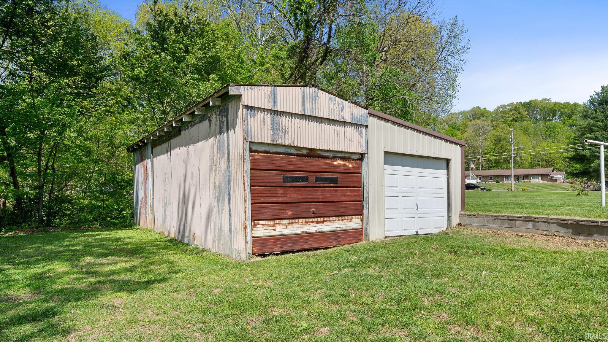 116 Miller Street Shoals, IN 47581 - Photo 8 of 33