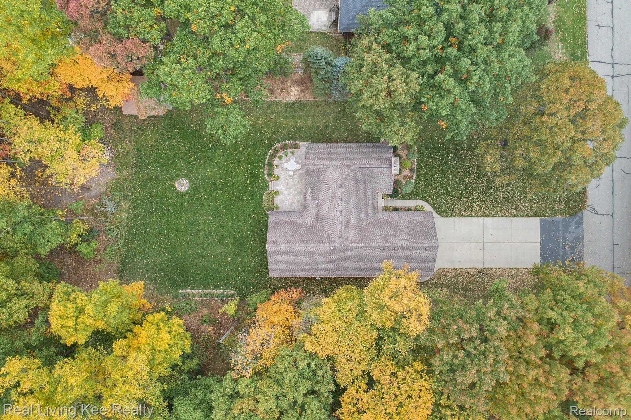 2631 Harrington Road Rochester, MI 48307 - Photo 16 of 38 View from the top! So much beauty with the surrounding trees!