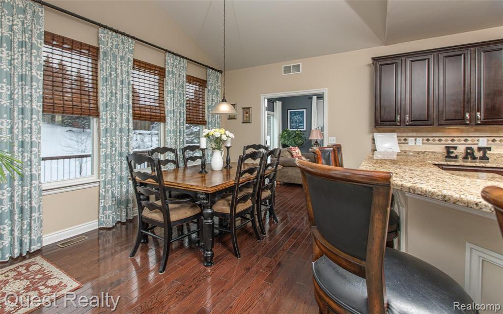 6985 Oakhurst Ridge Road Clarkston, MI 48348 - Photo 25 of 47