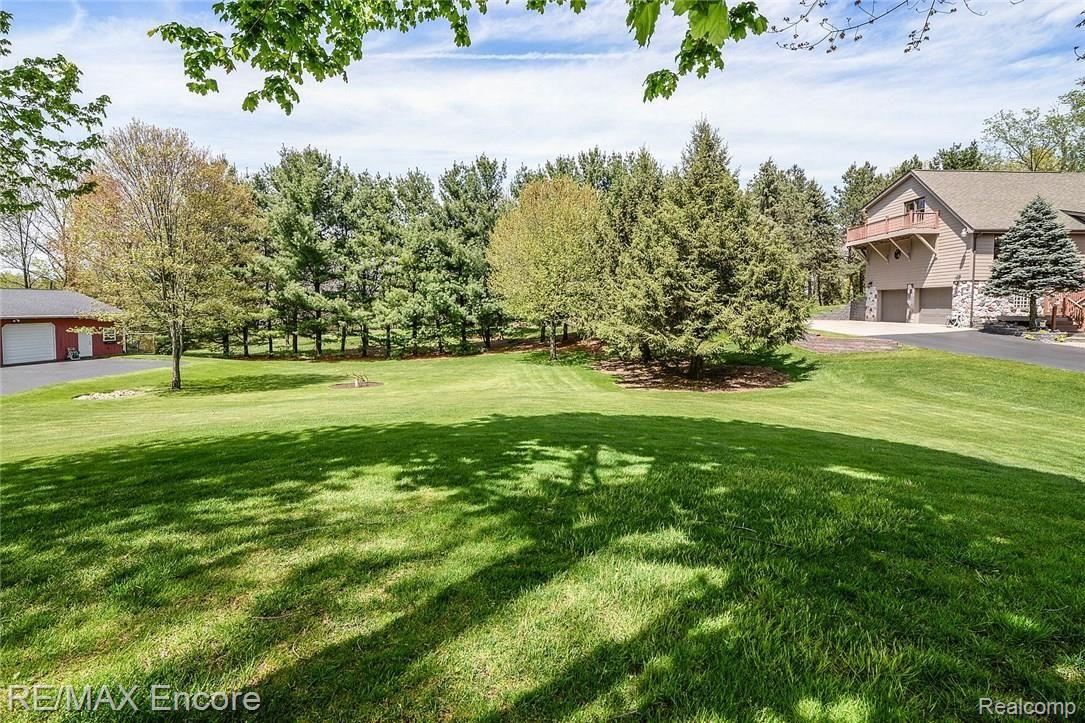 551 North Baldwin Road Oxford, MI 48371 - Photo 5 of 43 5.jpg