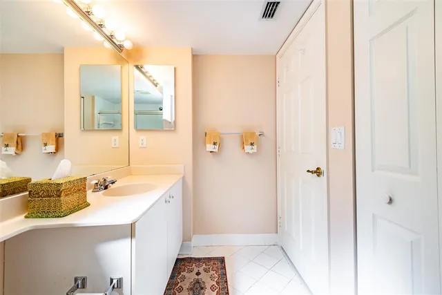 $199,000 | 7763 Southampton Terrace, Unit 215, Tamarac, FL 33321