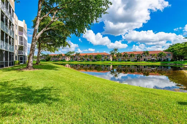 $199,000 | 7763 Southampton Terrace, Unit 215, Tamarac, FL 33321
