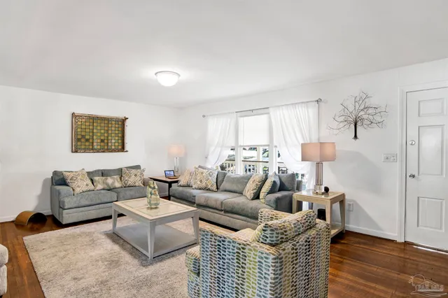 $269,999 | 310 Cherokee Trail, Pensacola, FL 32506