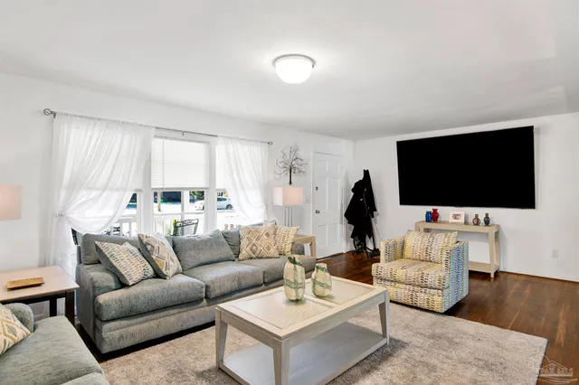 $269,999 | 310 Cherokee Trail, Pensacola, FL 32506