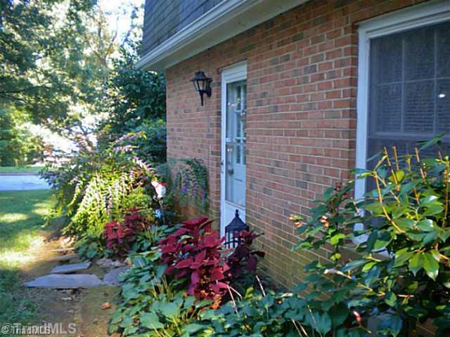1720 Bolingbroke Road High Point, NC 27265 - Photo 15 of 16 Landscaping.