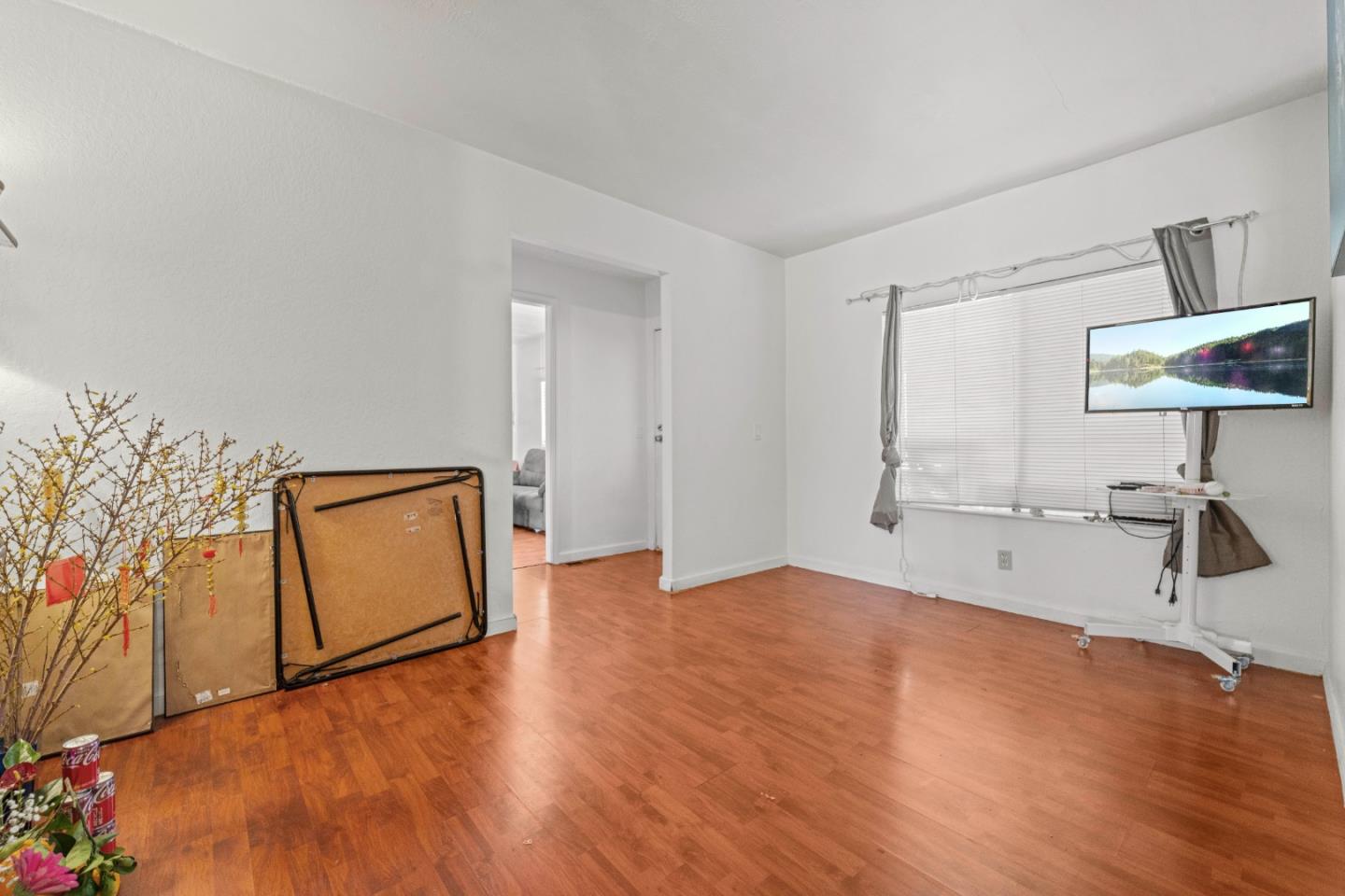 5450 Monterey Road, Unit 157 San Jose, CA 95111 - Photo 12 of 30 a view of empty room with wooden floor