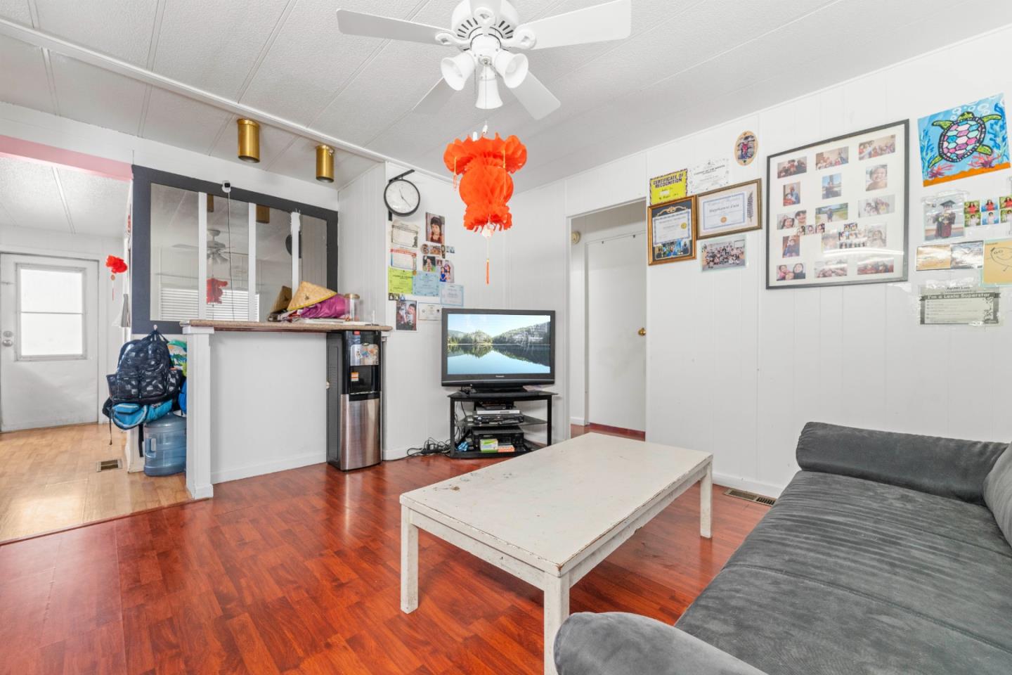 5450 Monterey Road, Unit 157 San Jose, CA 95111 - Photo 3 of 30 a living room with furniture and a flat screen tv