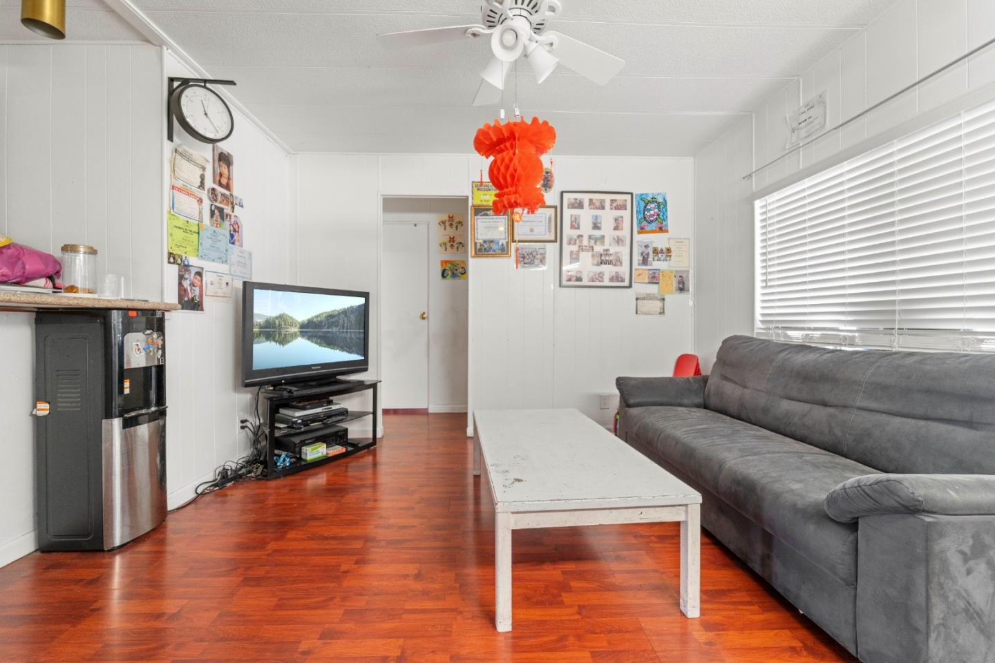 5450 Monterey Road, Unit 157 San Jose, CA 95111 - Photo 6 of 30 a living room with furniture and a flat screen tv