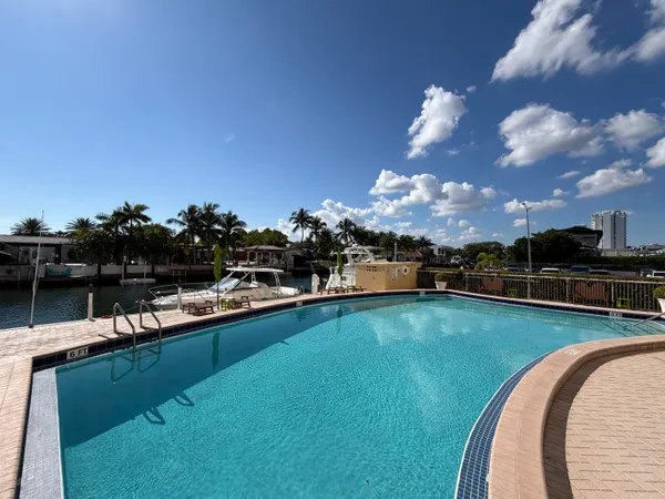 $5,600 | 2000 Northeast 135th Street, Unit PH, North Miami, FL 33181