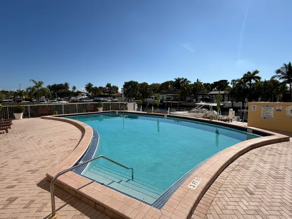 $5,600 | 2000 Northeast 135th Street, Unit PH, North Miami, FL 33181