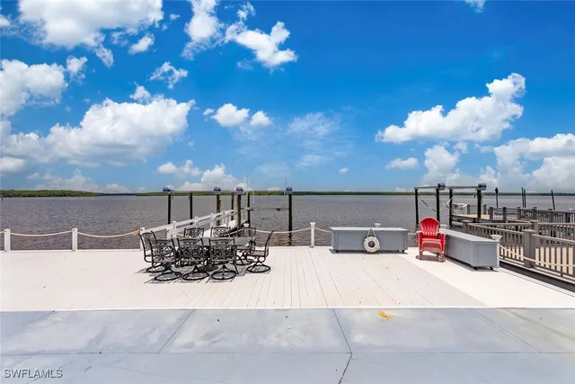 $325,000 | 150 Smallwood Drive, Unit 160, Chokoloskee, FL 34138