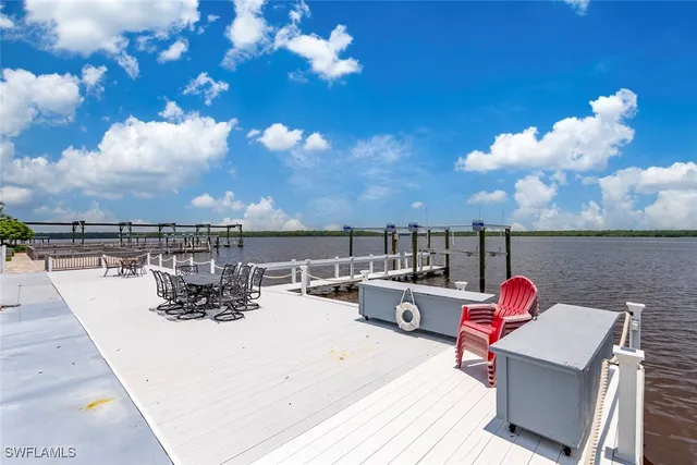 $325,000 | 150 Smallwood Drive, Unit 160, Chokoloskee, FL 34138