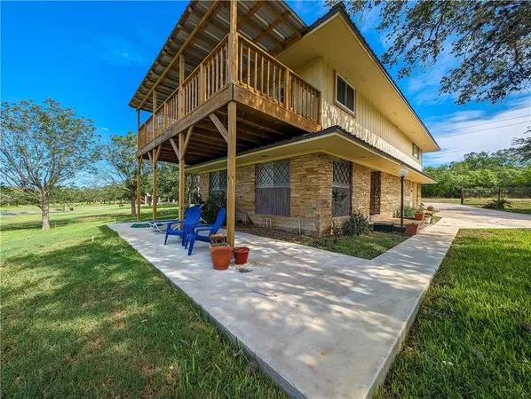 $299,000 | 155 Buffalo Road, George West, TX 78022