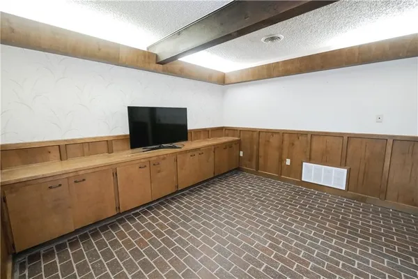 $299,000 | 155 Buffalo Road, George West, TX 78022