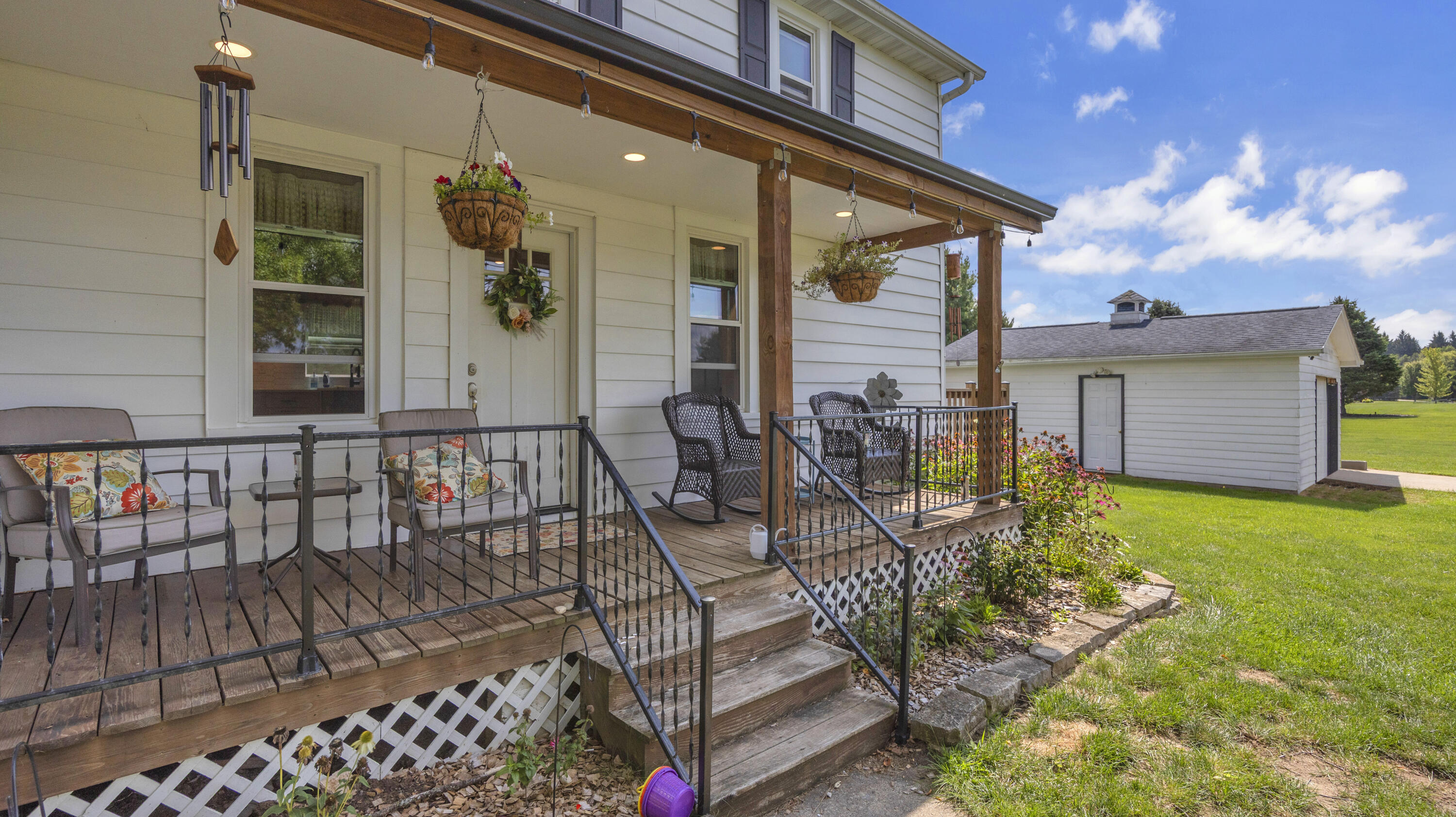 W608 County Road South Auburn, WI 53040 - Photo 7 of 39 Front Porch