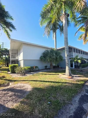 $1,700 | 1849 Maravilla Avenue, Unit D6, Fort Myers, FL 33901