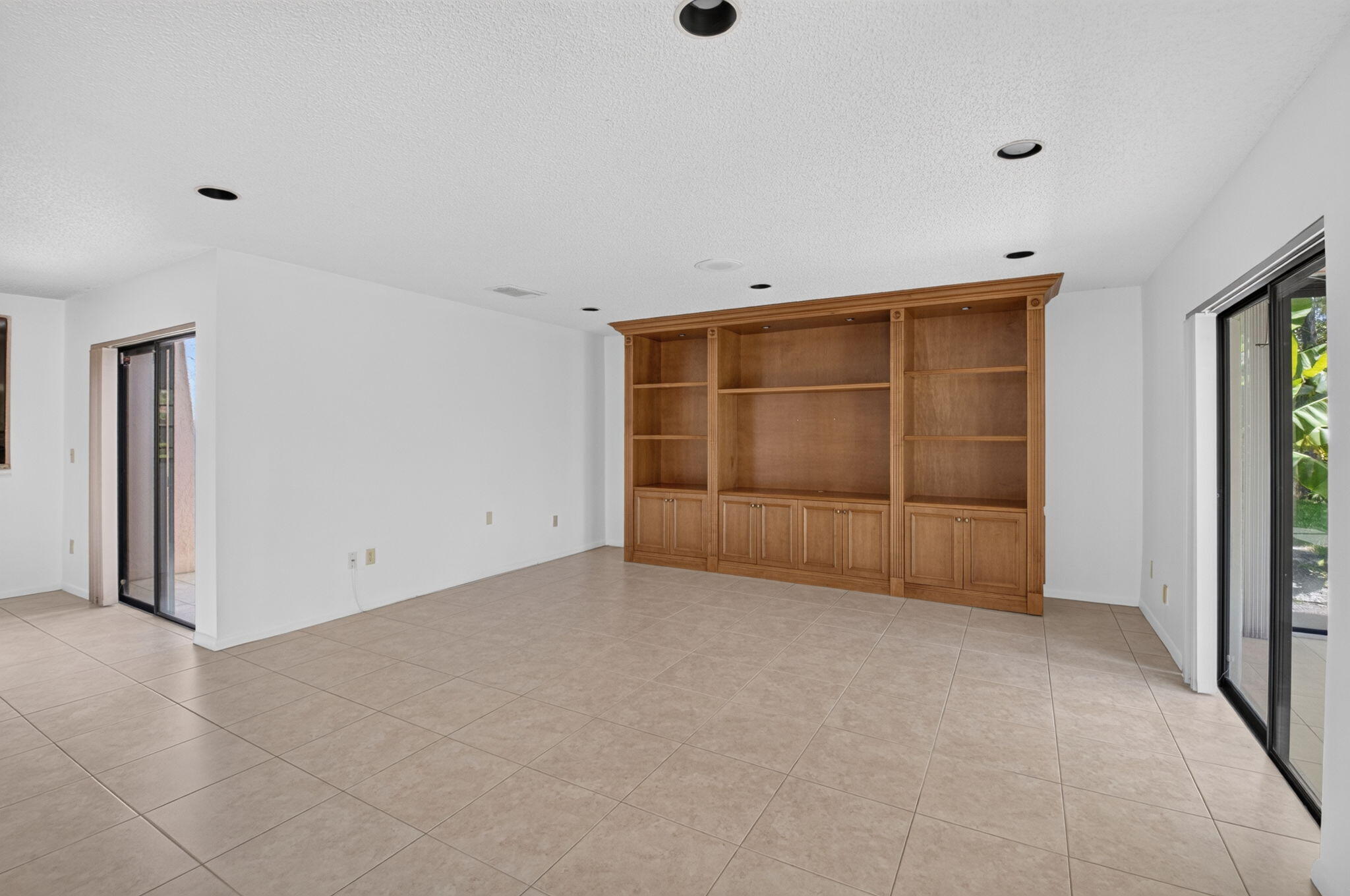 9264 Vista Del Lago, Unit A Boca Raton, FL 33428 - Photo 17 of 48 Living Room