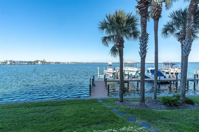 a view of a terrace with sky view