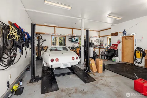 $4,480,000 | 3216 168th Place Southeast, Bellevue, WA 98008