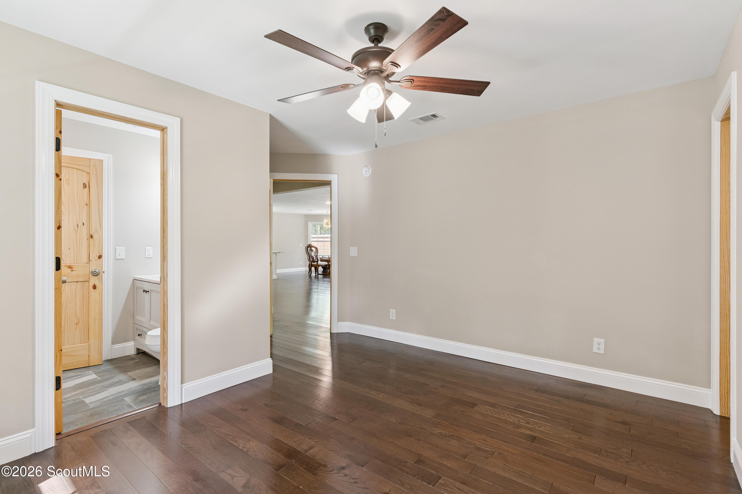999 Hope Road Waynesville, GA 31566 - Photo 24 of 32 Guest Bedroom