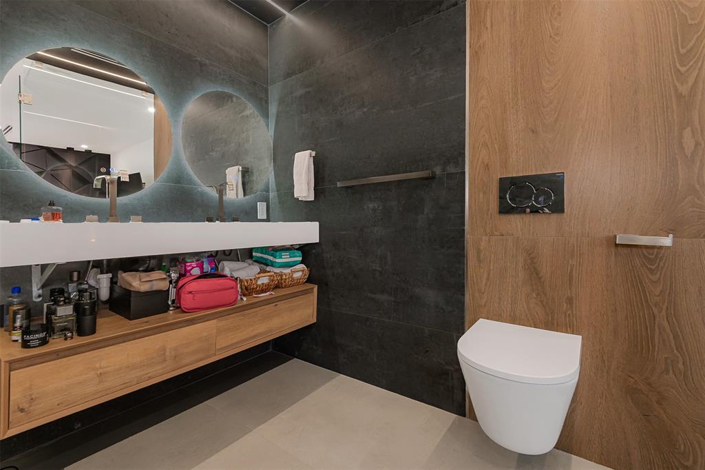 5300 Garfield Street Hollywood, FL 33021 - Photo 14 of 27 a bathroom with a sink and a toilet