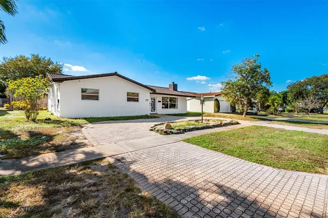 $1,100,000 | 5300 Garfield Street, Hollywood, FL 33021