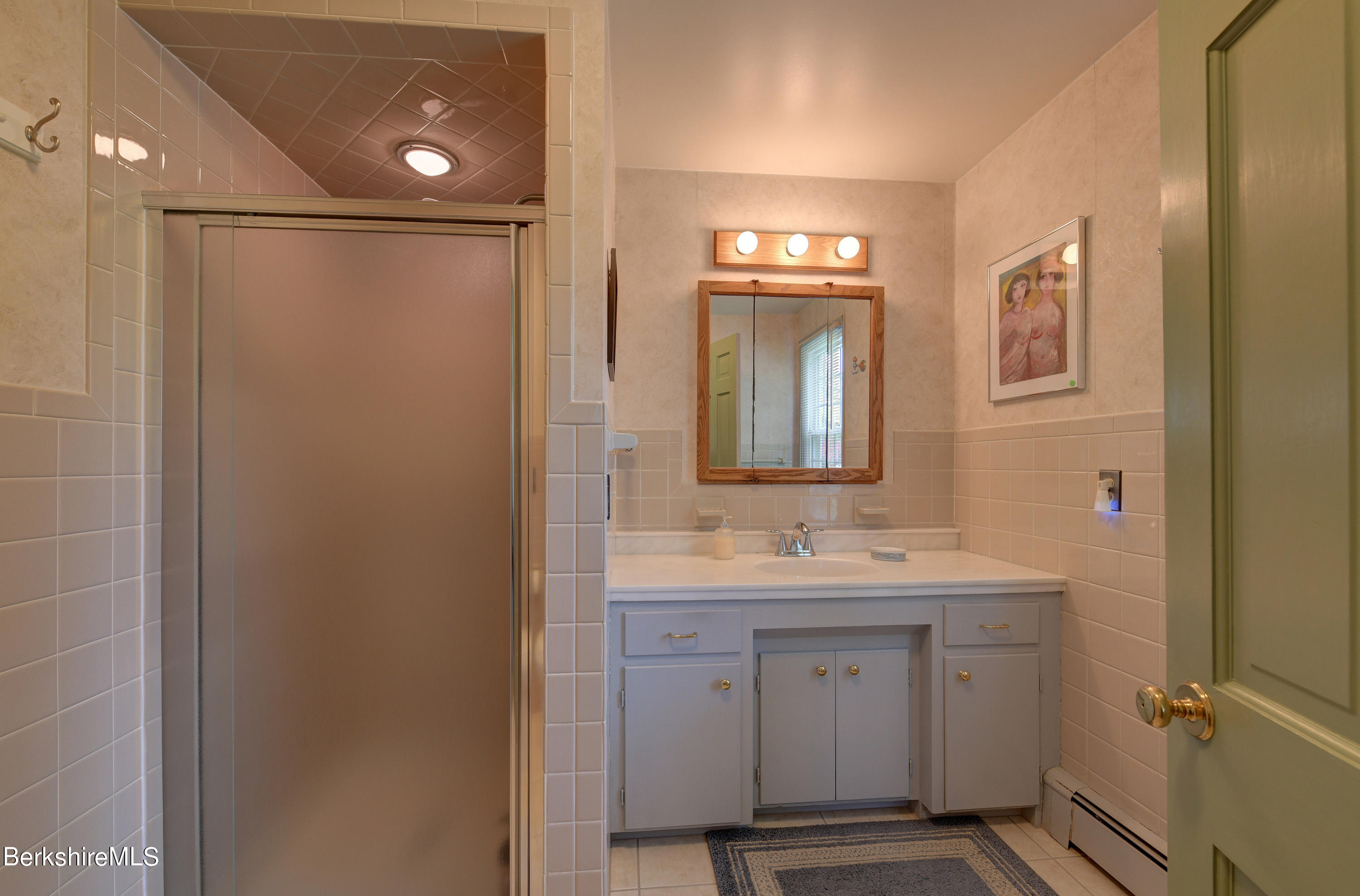 50 Stonehenge Road Pittsfield, MA 01201 - Photo 29 of 44 24-Primary-Bathroom