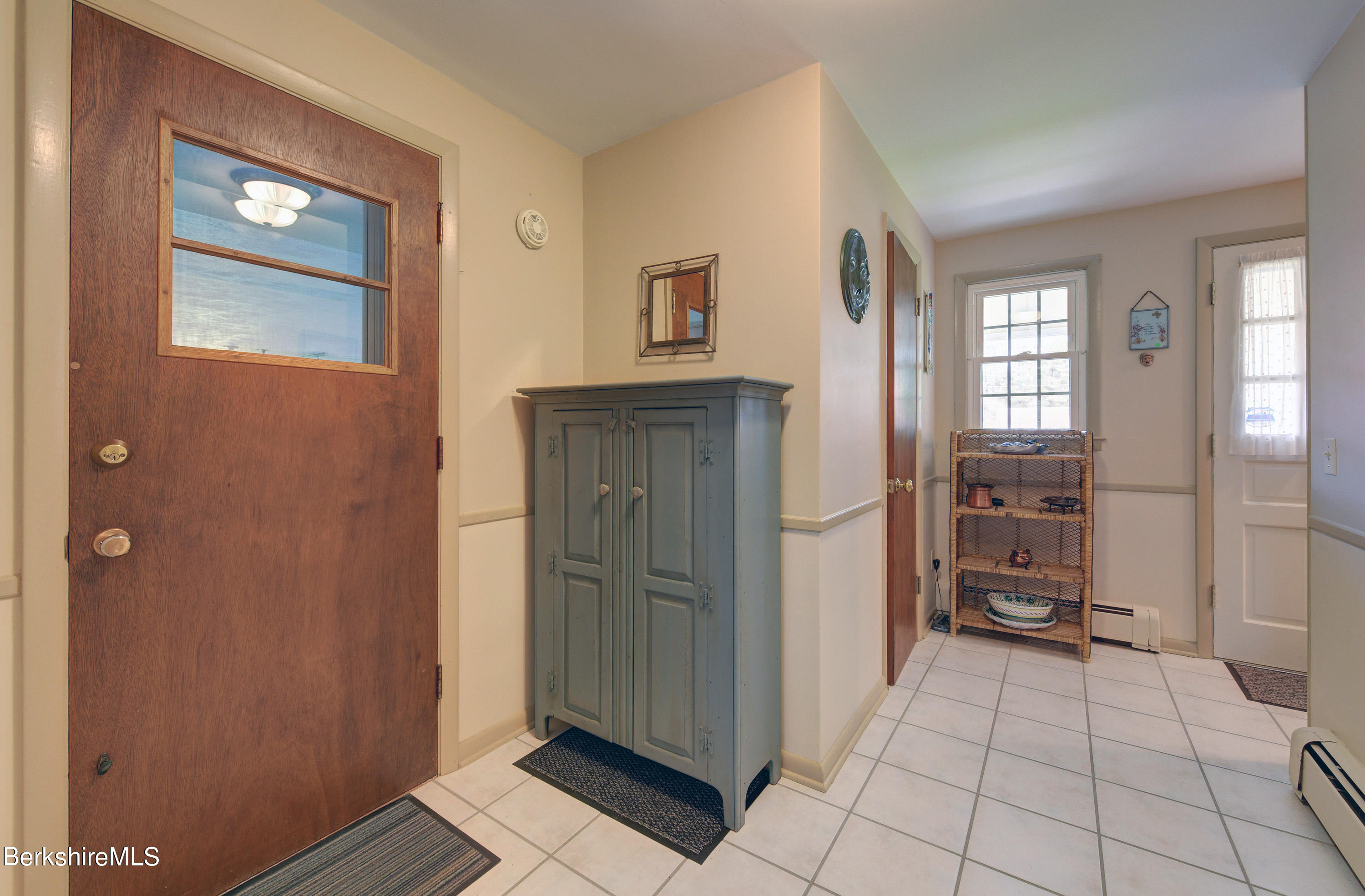 50 Stonehenge Road Pittsfield, MA 01201 - Photo 34 of 44 30-Breezeway