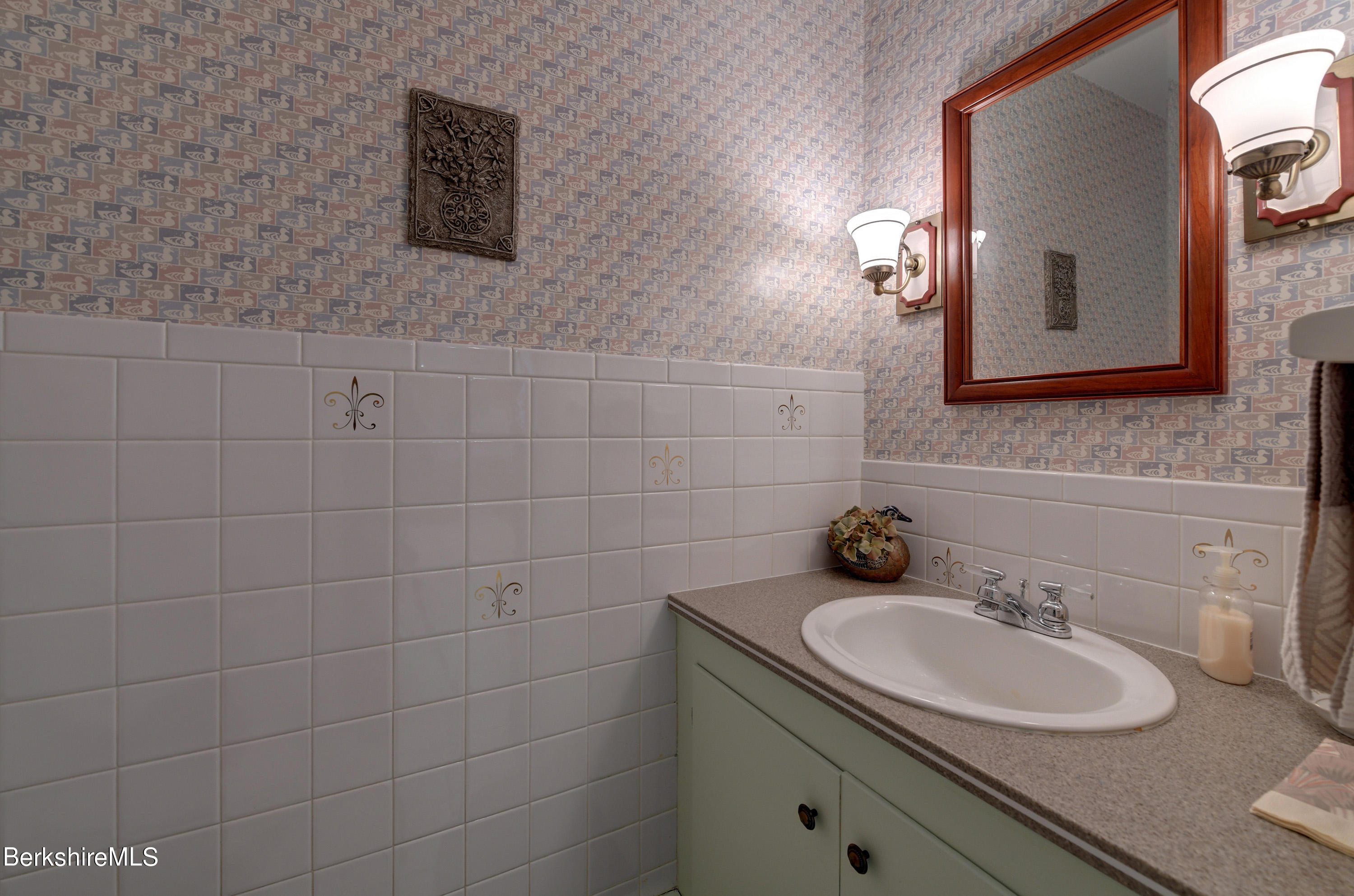 50 Stonehenge Road Pittsfield, MA 01201 - Photo 35 of 44 31-Half-Bath