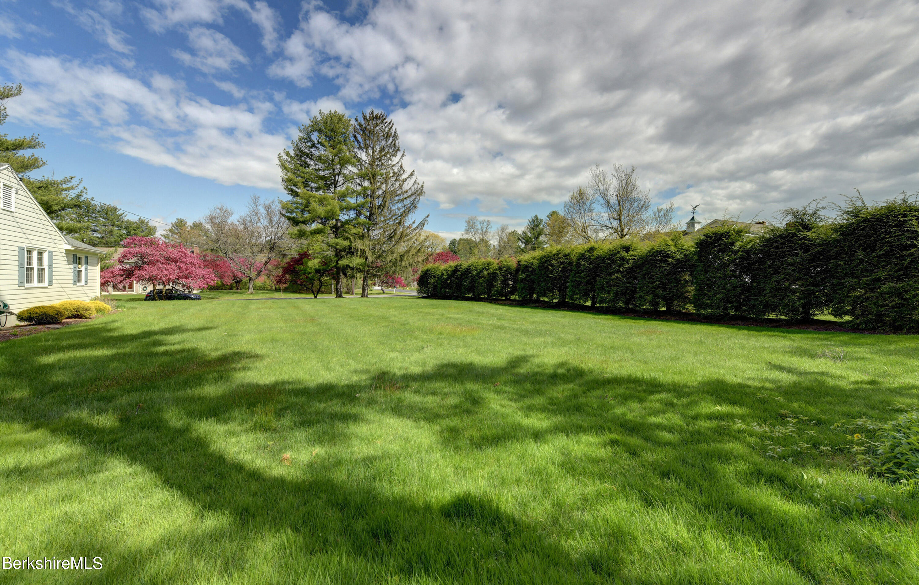 50 Stonehenge Road Pittsfield, MA 01201 - Photo 37 of 44 39-Side-Yard