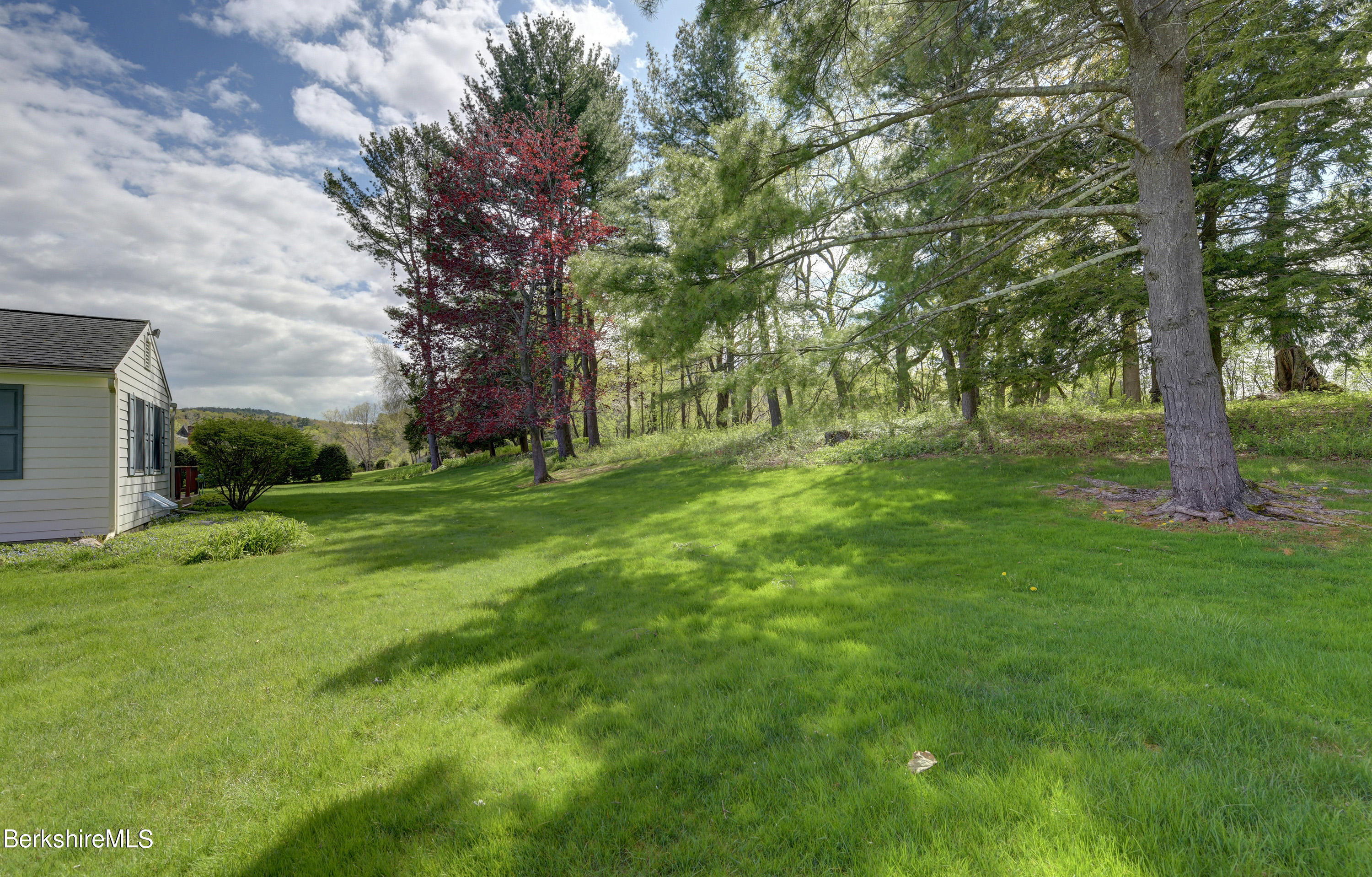 50 Stonehenge Road Pittsfield, MA 01201 - Photo 39 of 44 41-Back-Yard