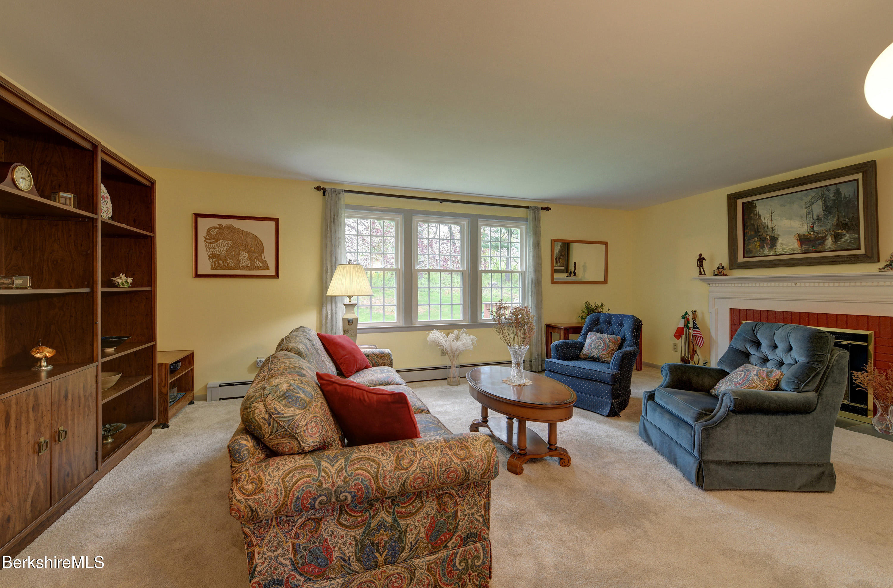 50 Stonehenge Road Pittsfield, MA 01201 - Photo 5 of 44 5-Living-Room