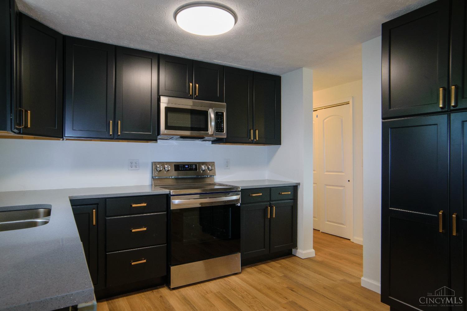 12115 Pippin Road Cincinnati, OH 45251 - Photo 10 of 41 Gallery Image 10