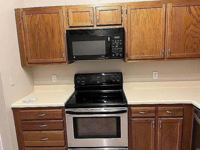 741 Ridgeside Drive, Unit K Ballwin, MO 63021 - Photo 11 of 14