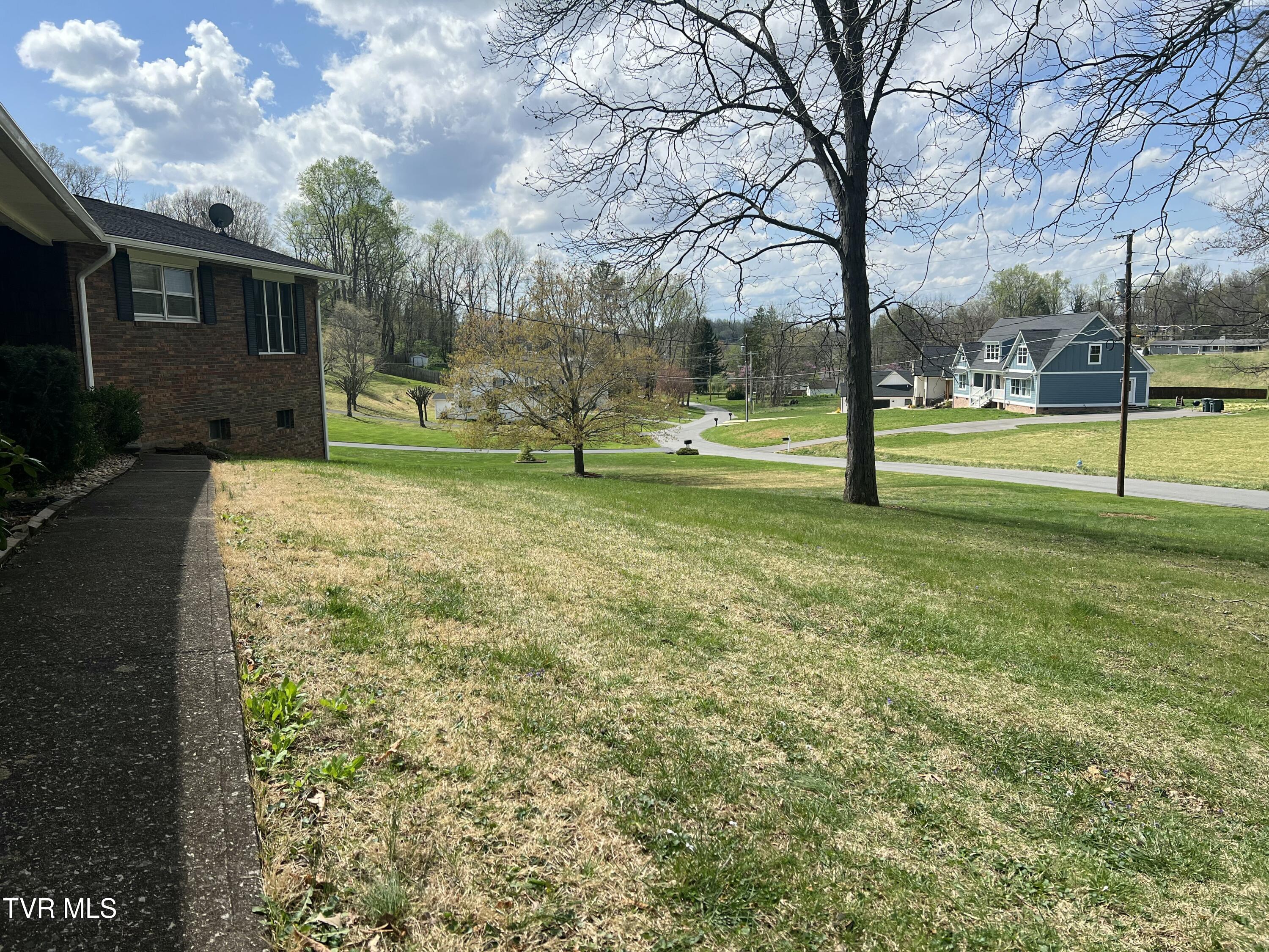 898 Jordan Road Elizabethton, TN 37643 - Photo 17 of 98 IMG_4365