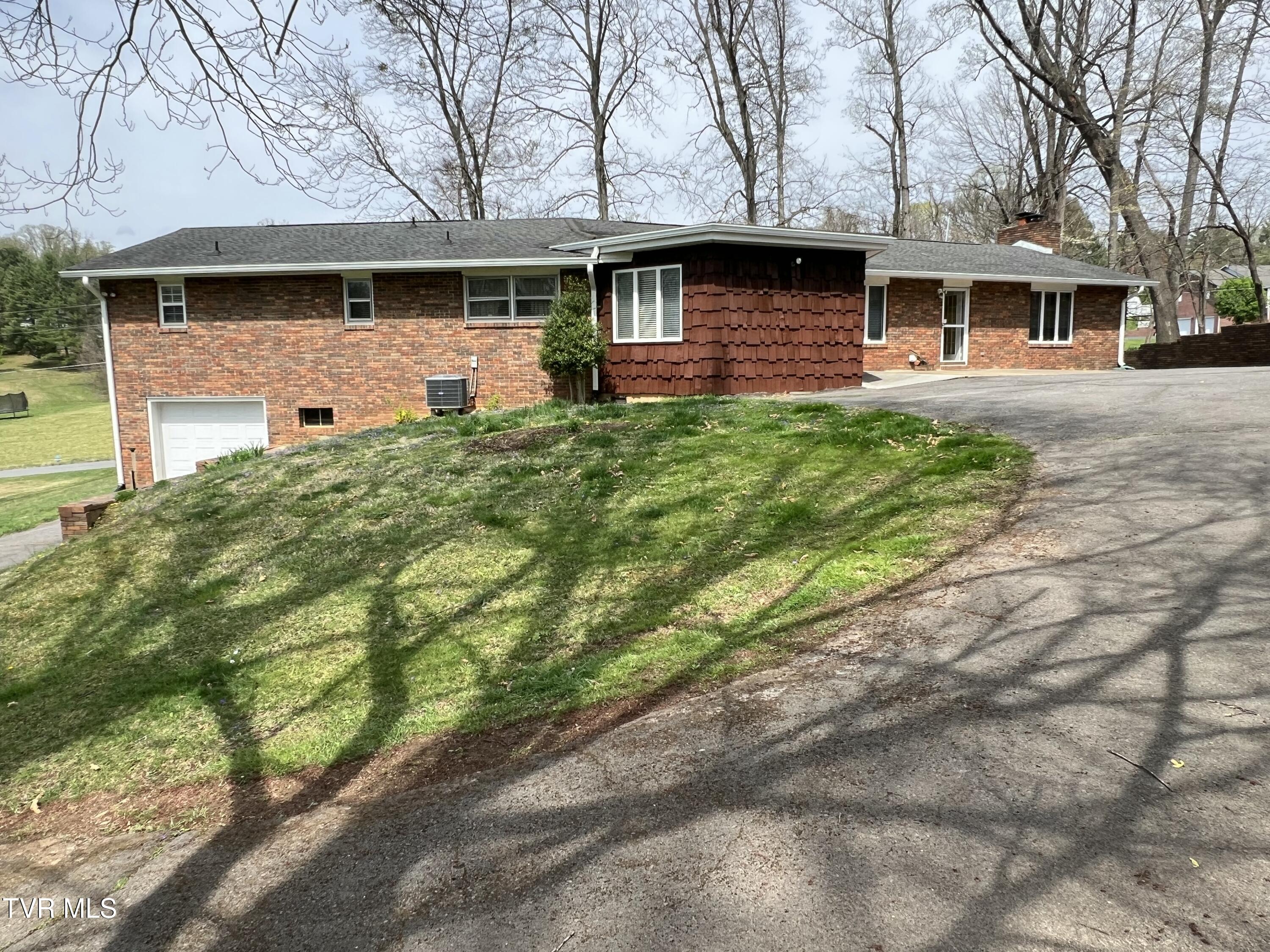 898 Jordan Road Elizabethton, TN 37643 - Photo 20 of 98 IMG_4327