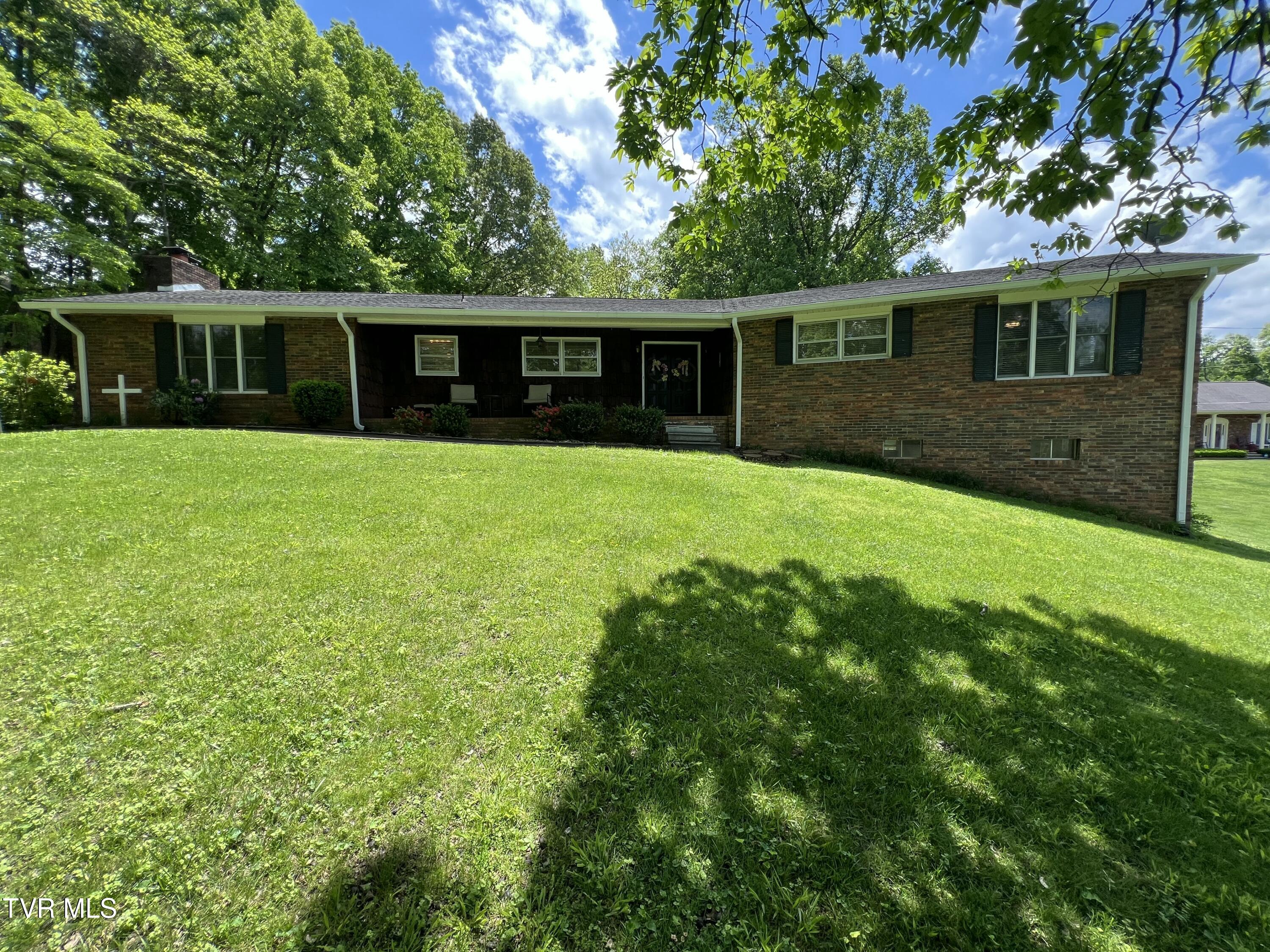 898 Jordan Road Elizabethton, TN 37643 - Photo 2 of 98 IMG_4561