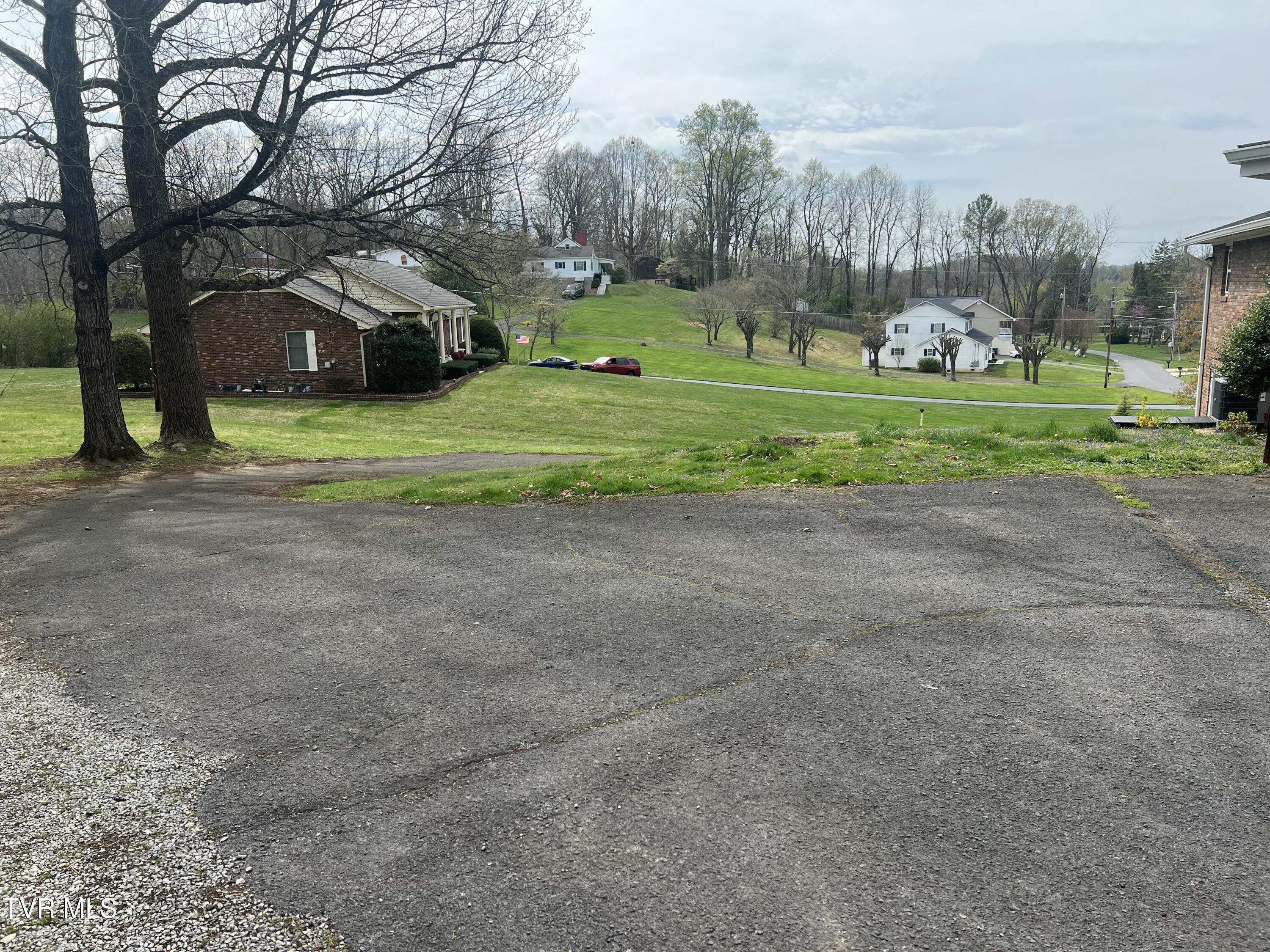 898 Jordan Road Elizabethton, TN 37643 - Photo 24 of 98 IMG_4307