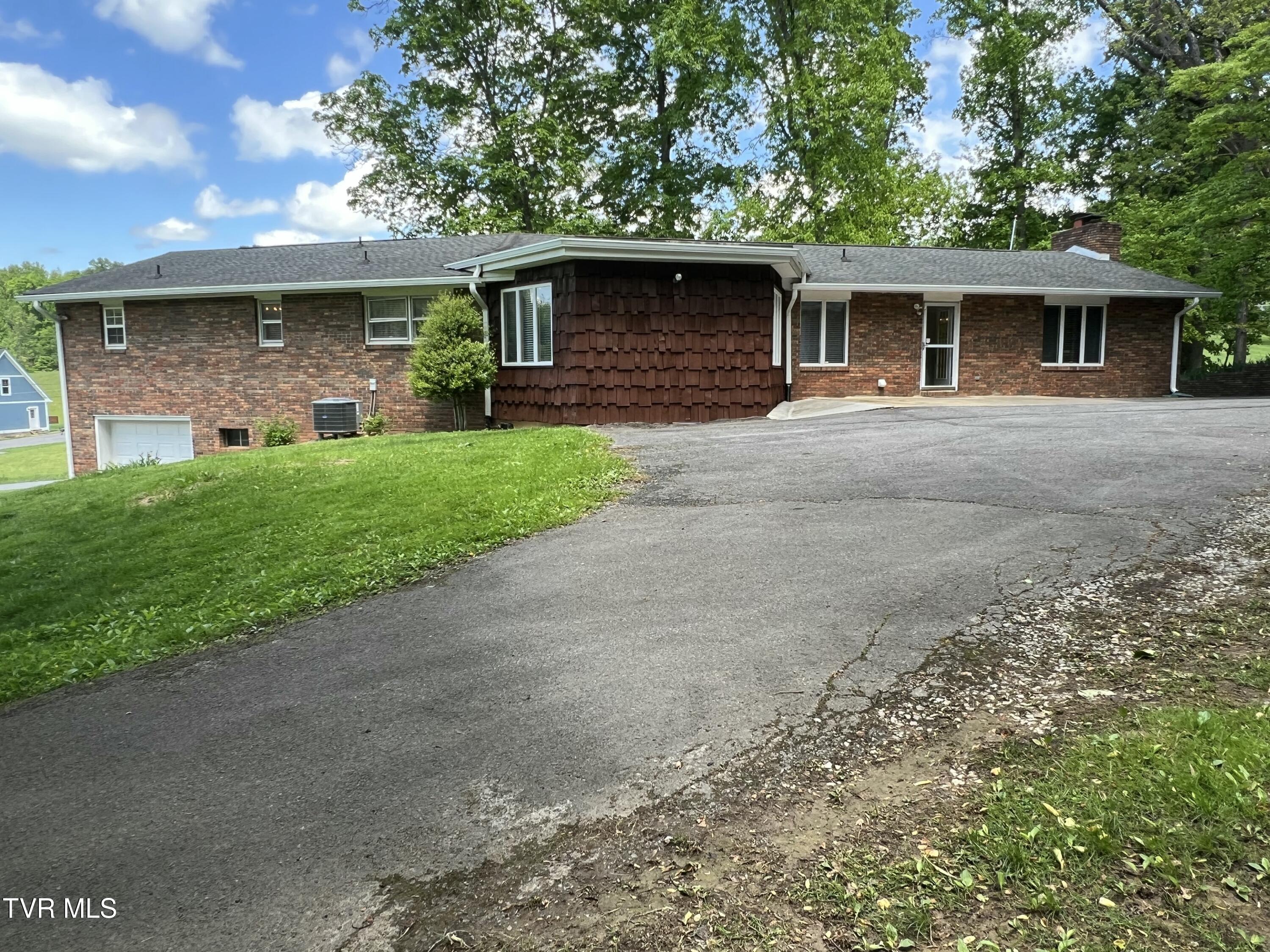 898 Jordan Road Elizabethton, TN 37643 - Photo 25 of 98 IMG_4558