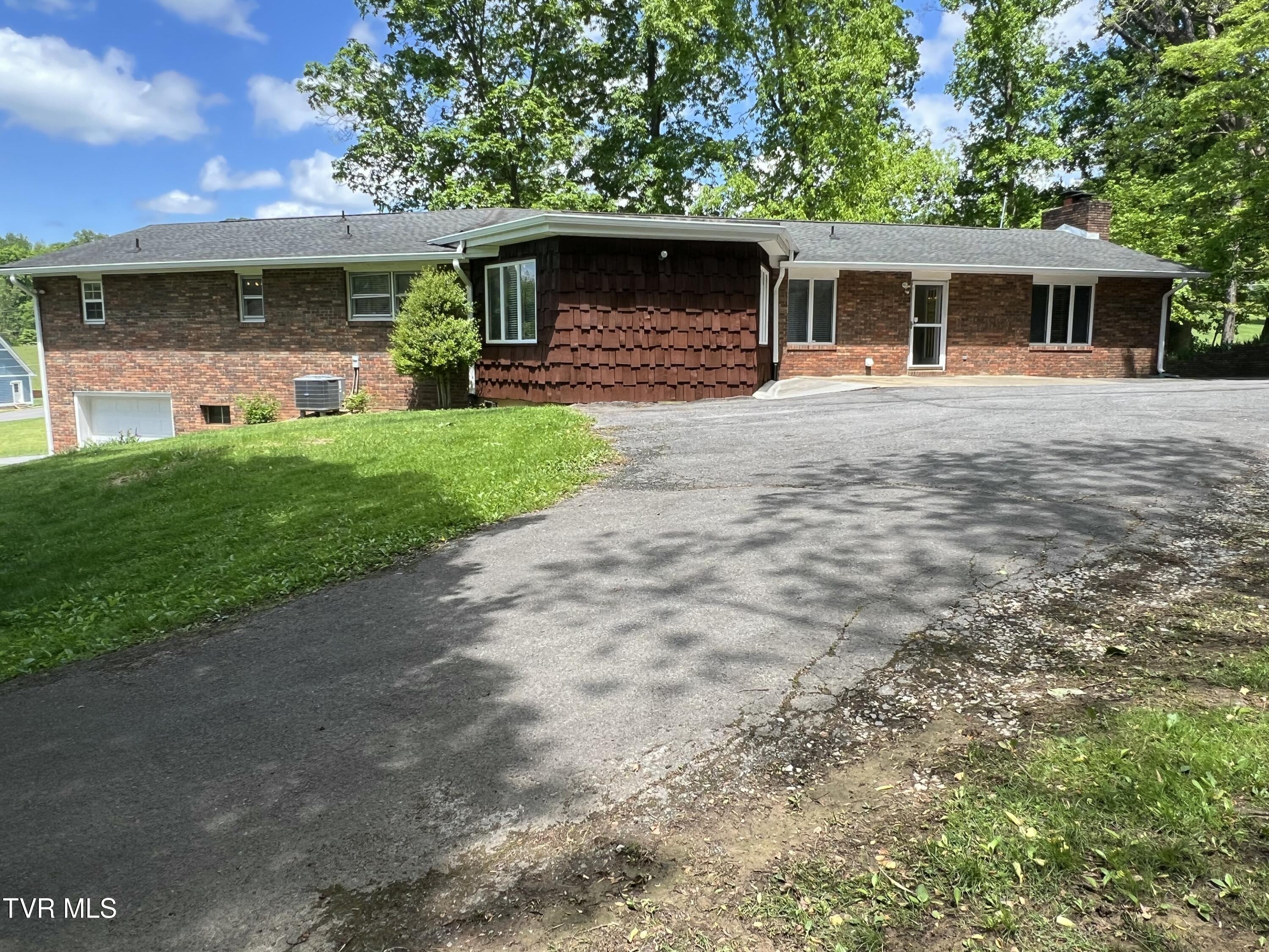 898 Jordan Road Elizabethton, TN 37643 - Photo 26 of 98 IMG_4559