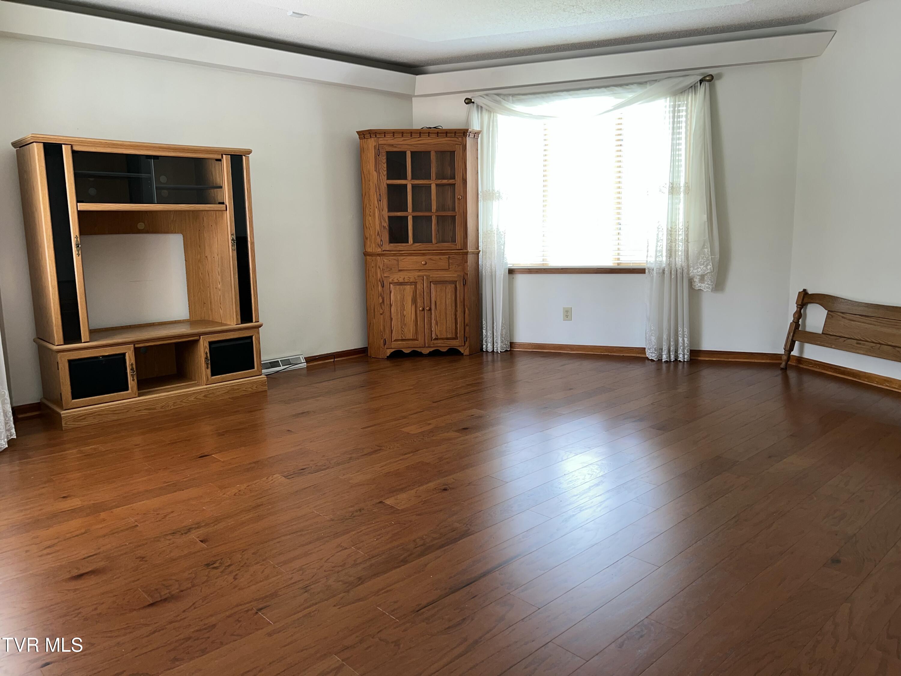 898 Jordan Road Elizabethton, TN 37643 - Photo 31 of 98 IMG_4376