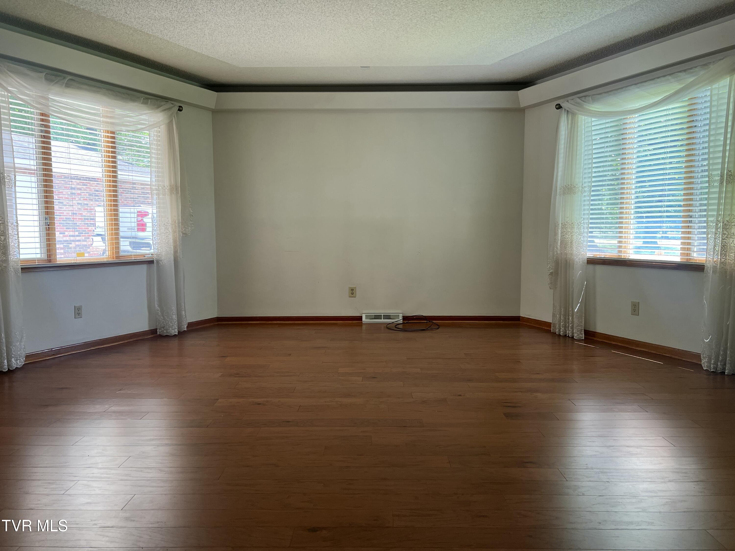 898 Jordan Road Elizabethton, TN 37643 - Photo 32 of 98 IMG_4571