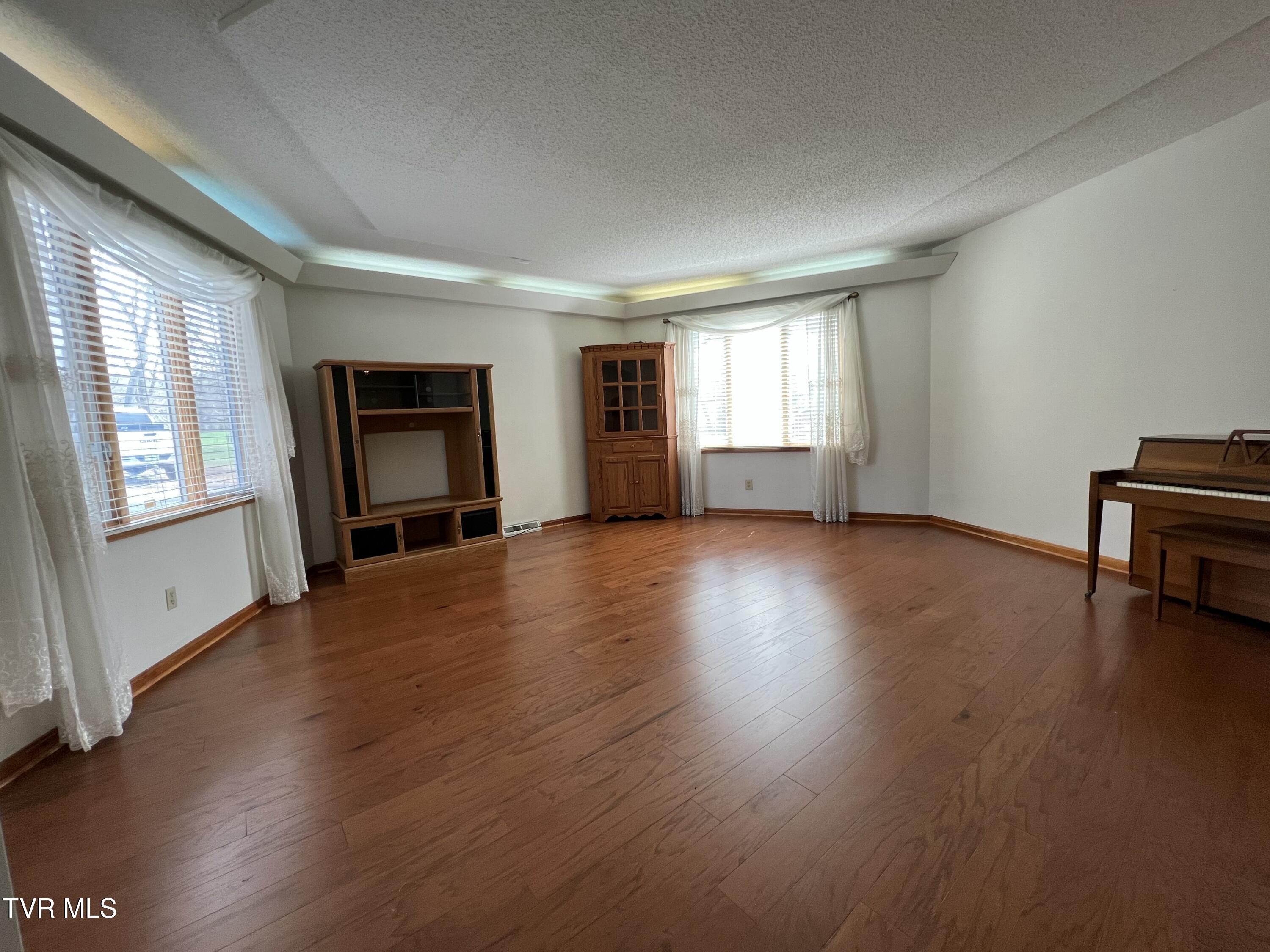 898 Jordan Road Elizabethton, TN 37643 - Photo 35 of 98 IMG_4225
