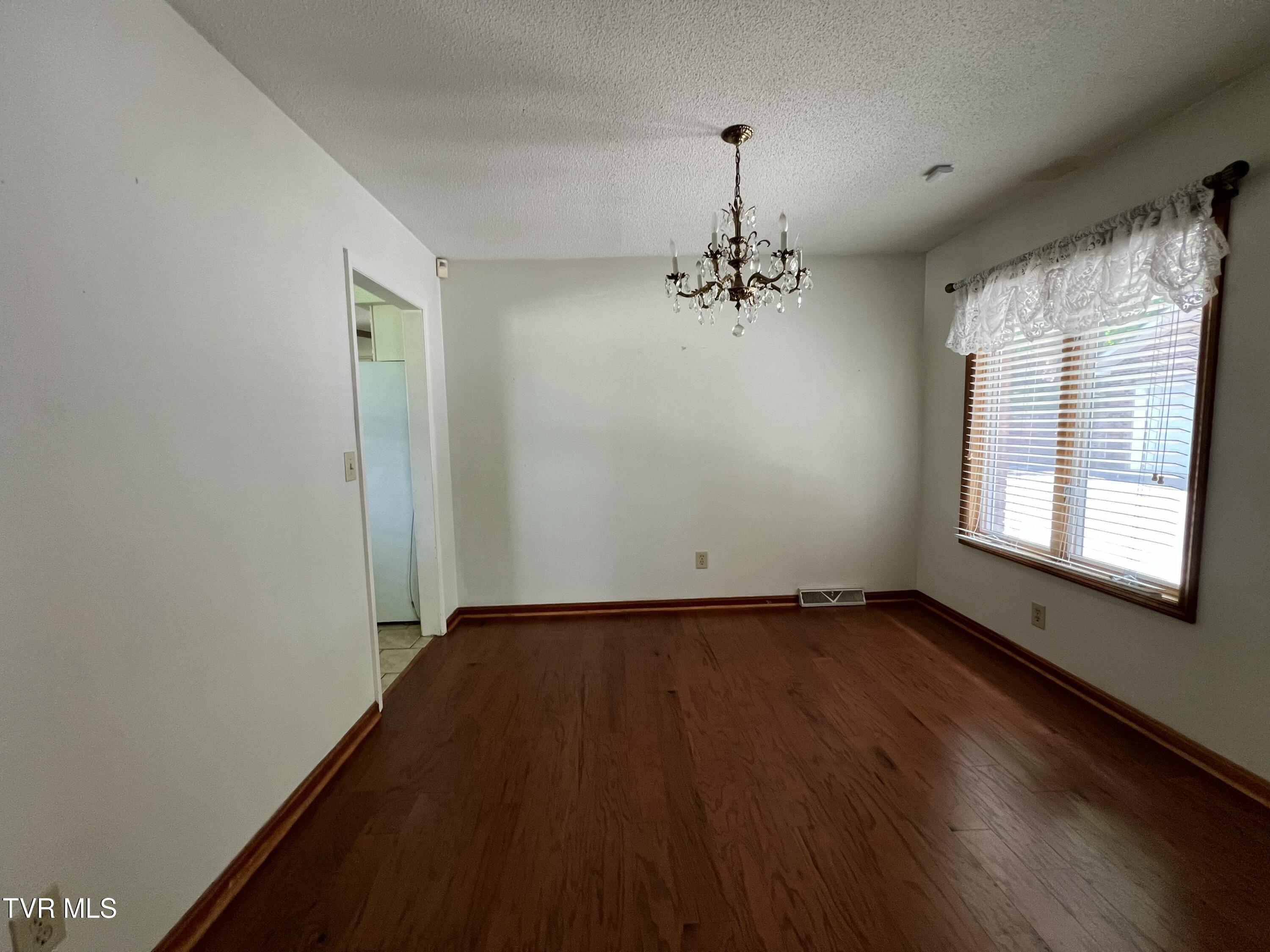 898 Jordan Road Elizabethton, TN 37643 - Photo 36 of 98 IMG_4574