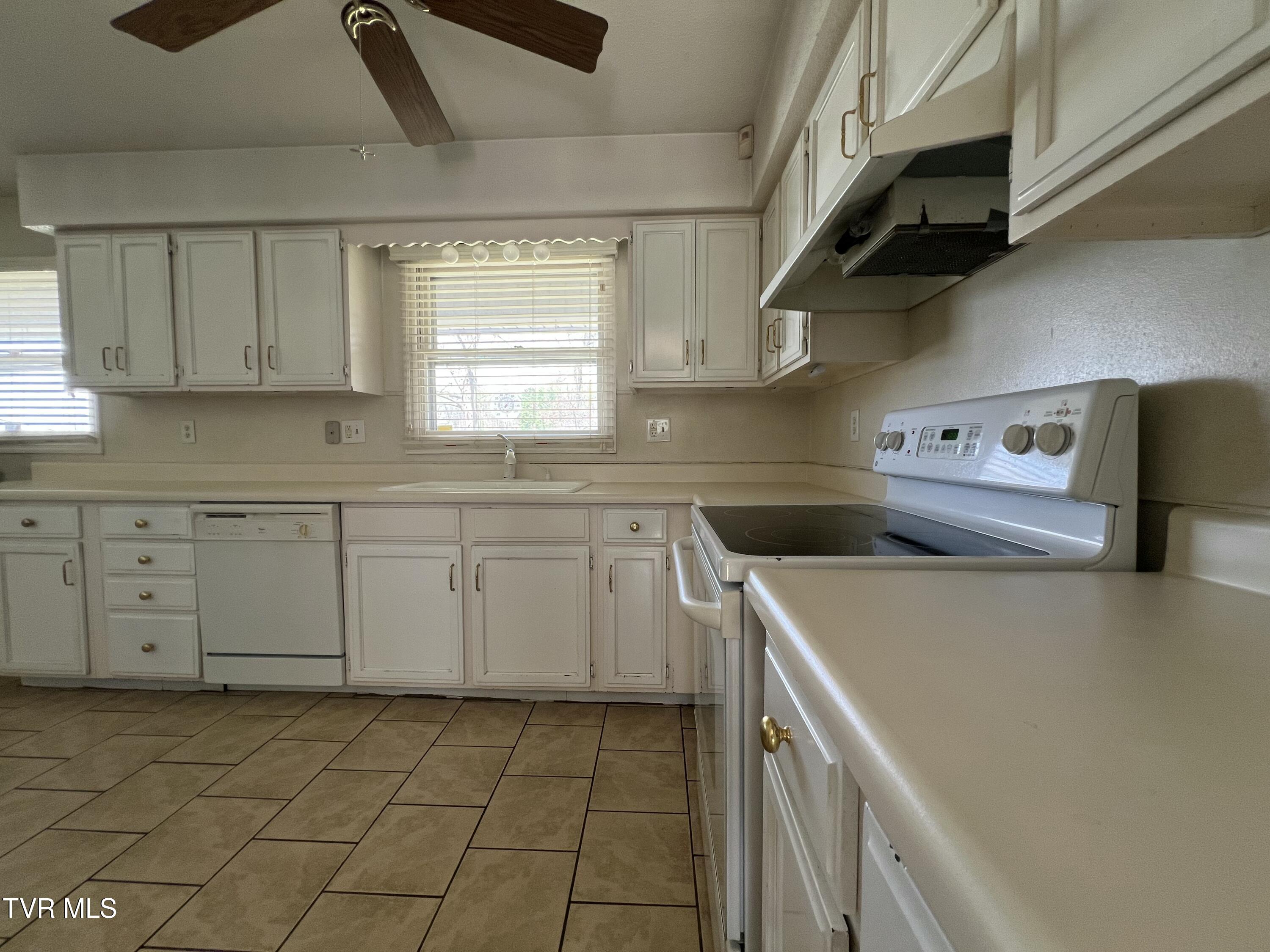 898 Jordan Road Elizabethton, TN 37643 - Photo 43 of 98 IMG_4386