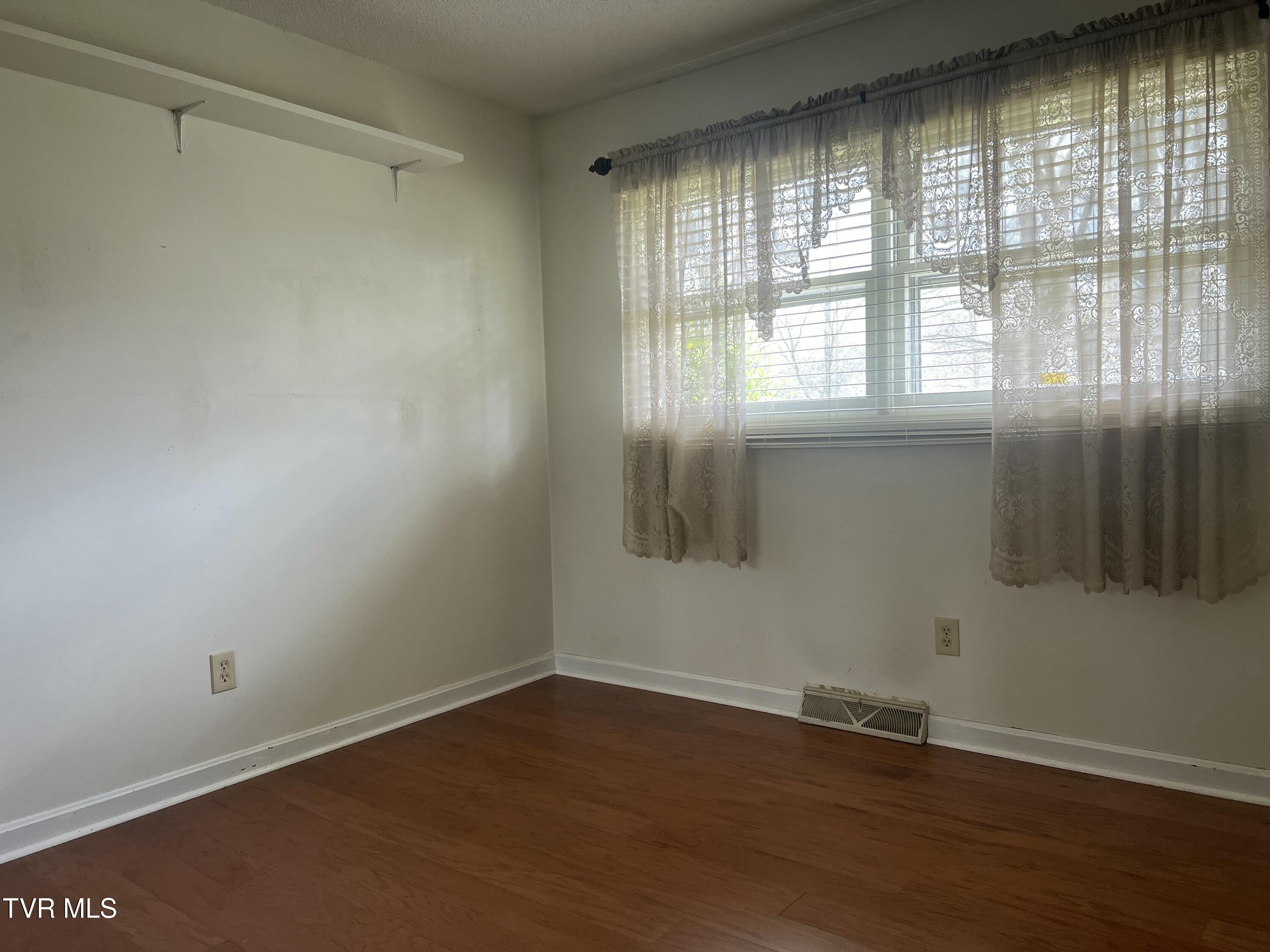 898 Jordan Road Elizabethton, TN 37643 - Photo 64 of 98 IMG_4332