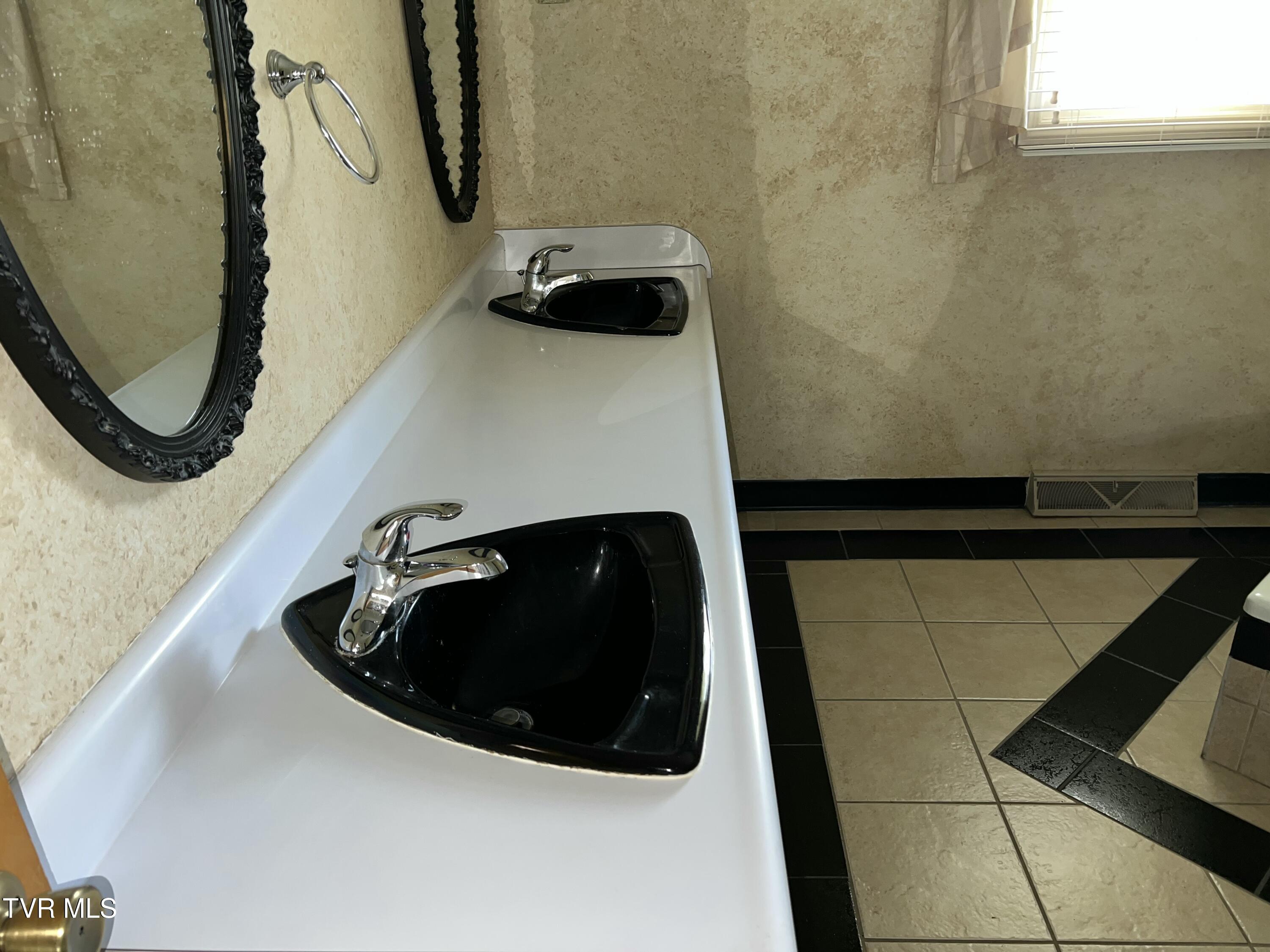 898 Jordan Road Elizabethton, TN 37643 - Photo 68 of 98 IMG_4384