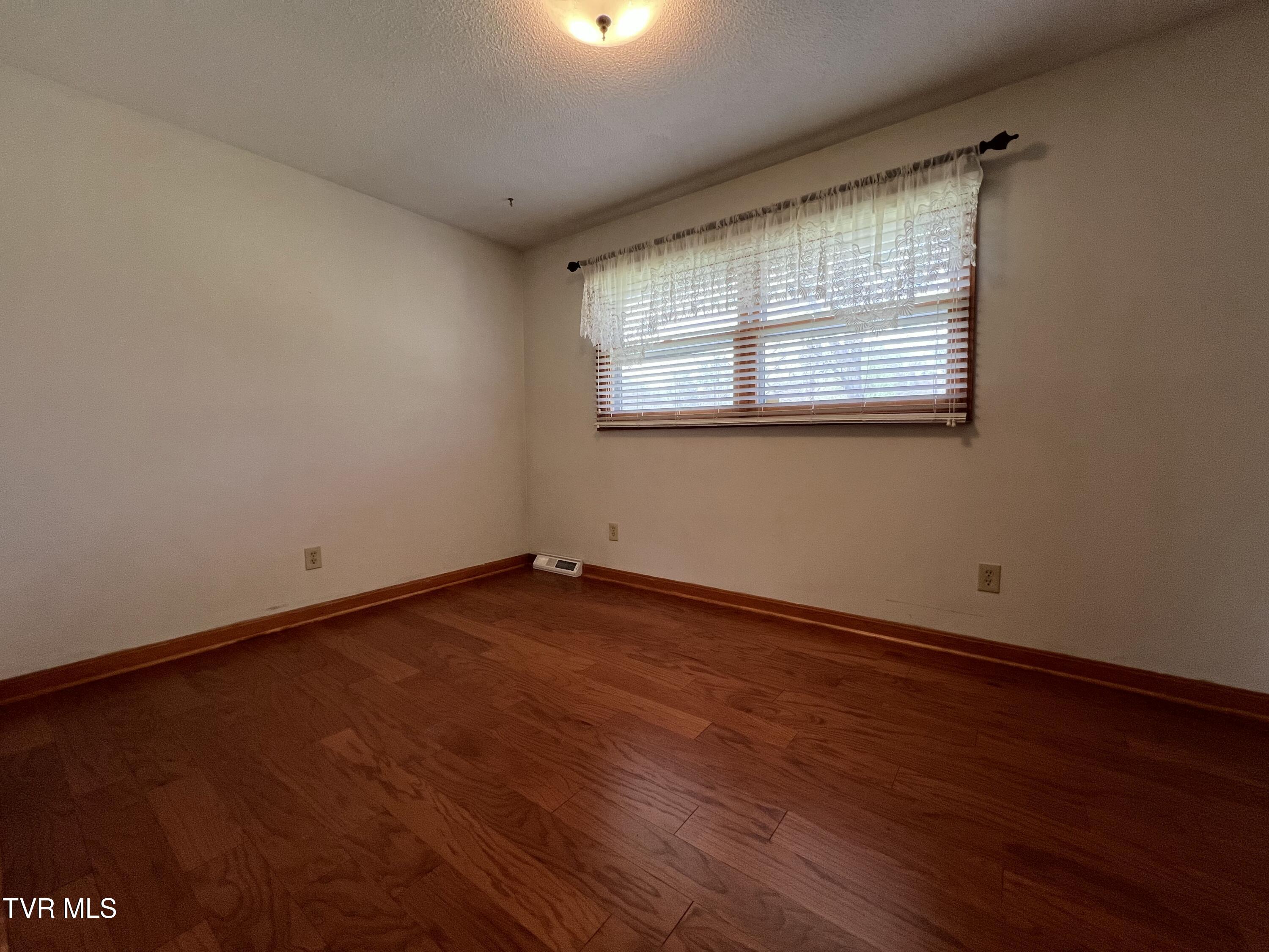 898 Jordan Road Elizabethton, TN 37643 - Photo 75 of 98 IMG_4258