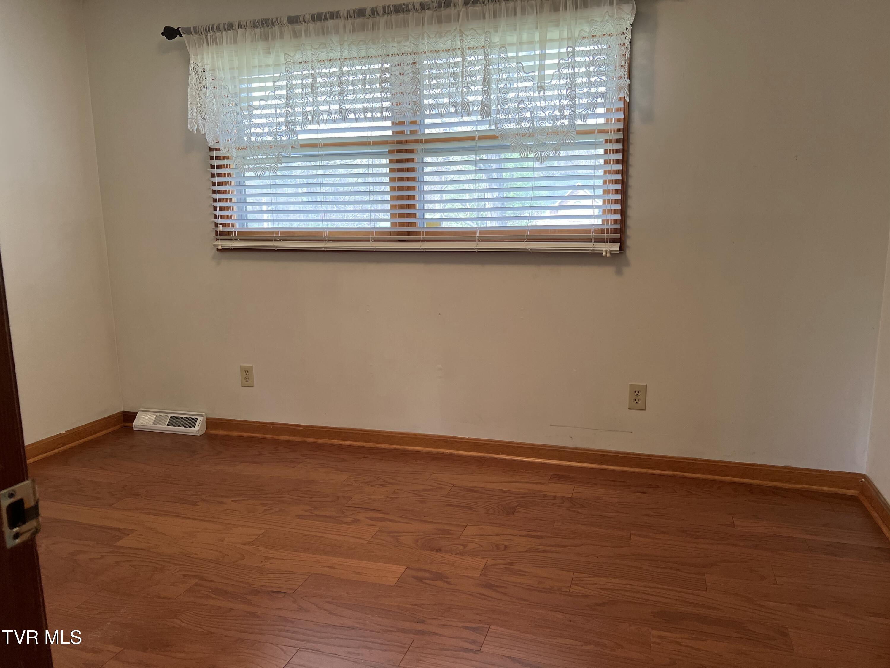 898 Jordan Road Elizabethton, TN 37643 - Photo 76 of 98 IMG_4278
