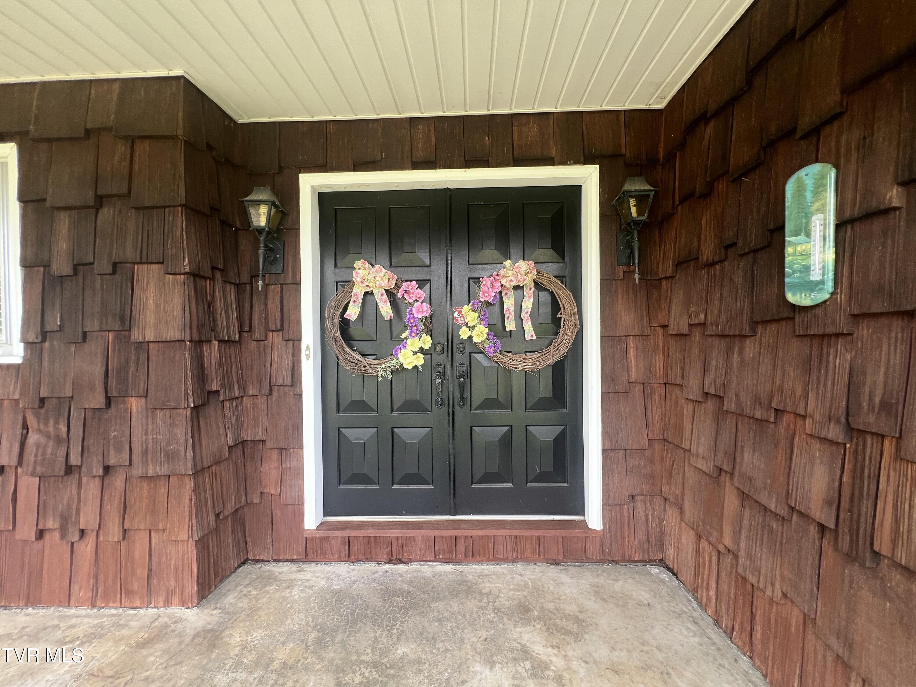 898 Jordan Road Elizabethton, TN 37643 - Photo 8 of 98 IMG_4316